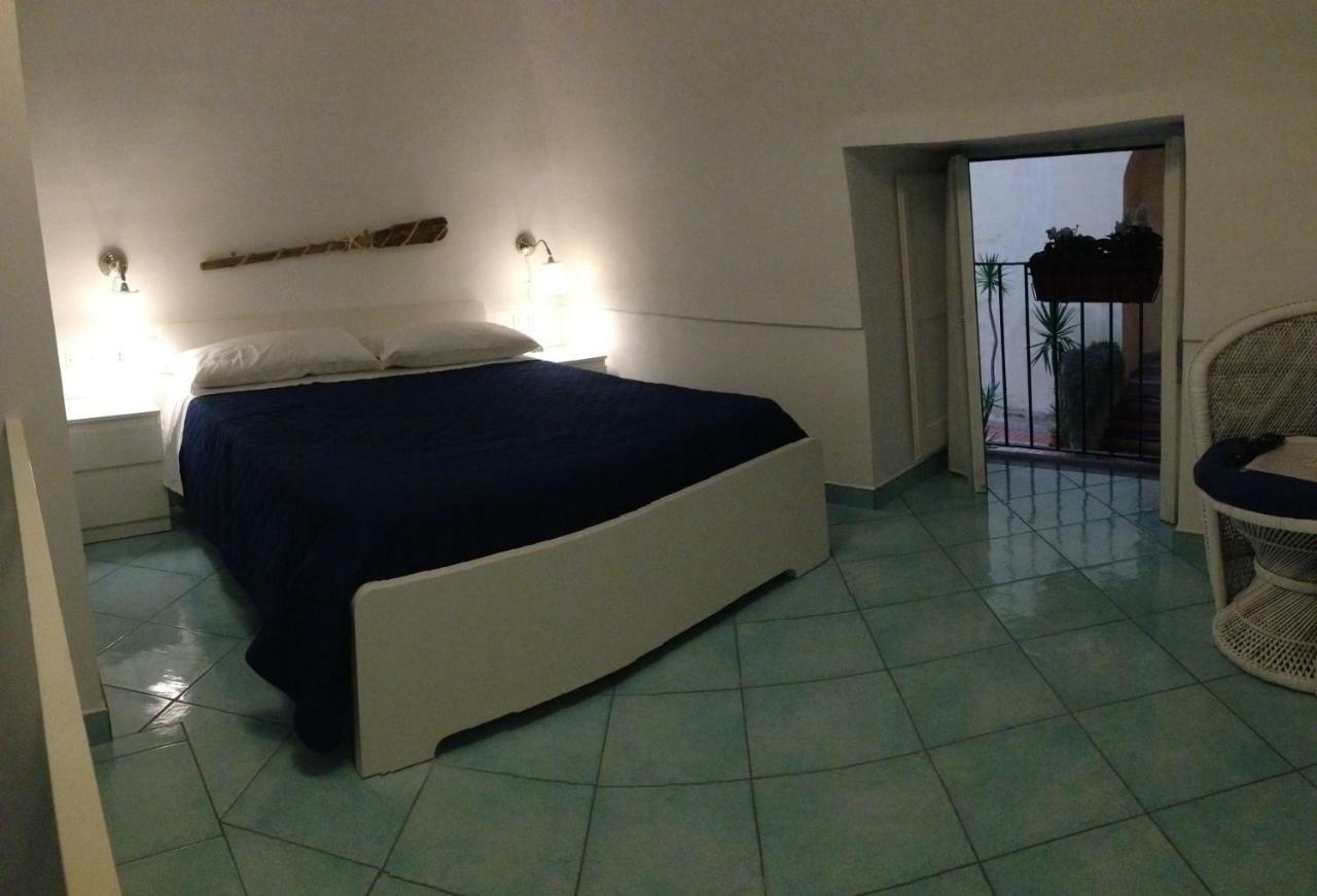 B&B La Grotta Marina Віко-Екуенсе Екстер'єр фото
