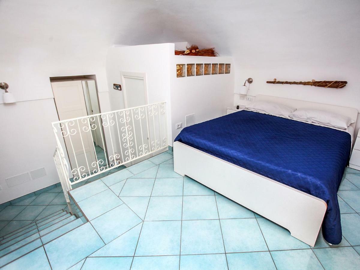 B&B La Grotta Marina Віко-Екуенсе Екстер'єр фото